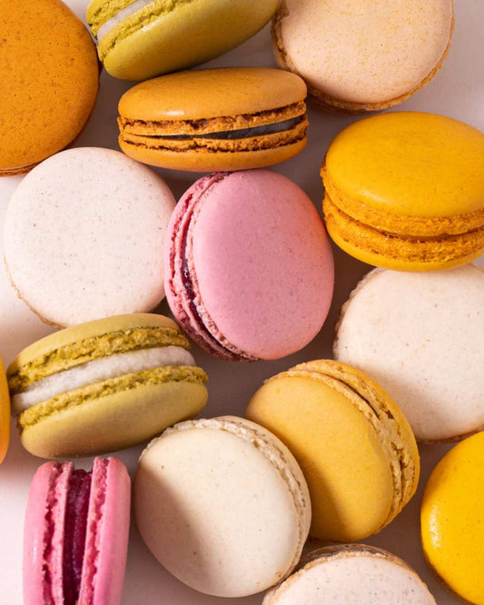 ¿Qué son los macarons? La dulce joya de la repostería francesa - Bombonería Pons