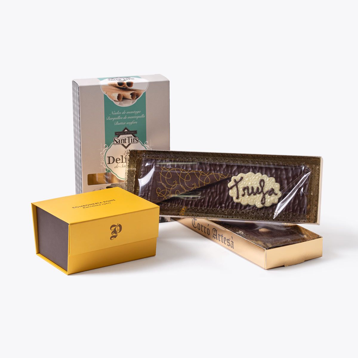 Turrones y cajas de neulas y perlas