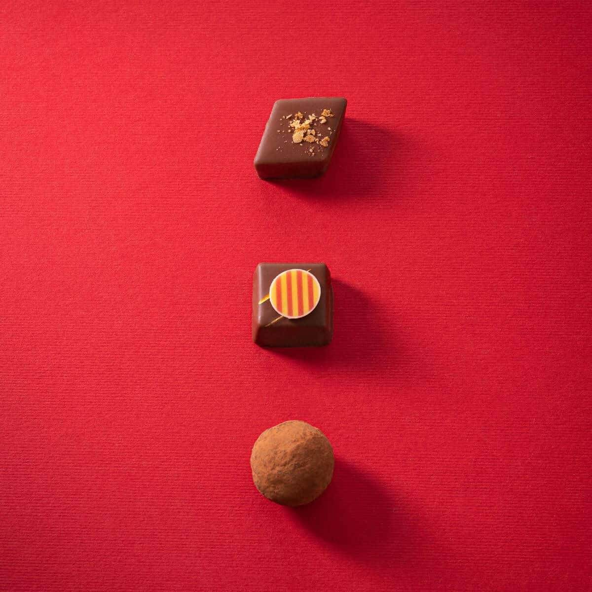 Bombones Combinados - Caja Sant Jordi 250g - Bombonería Pons