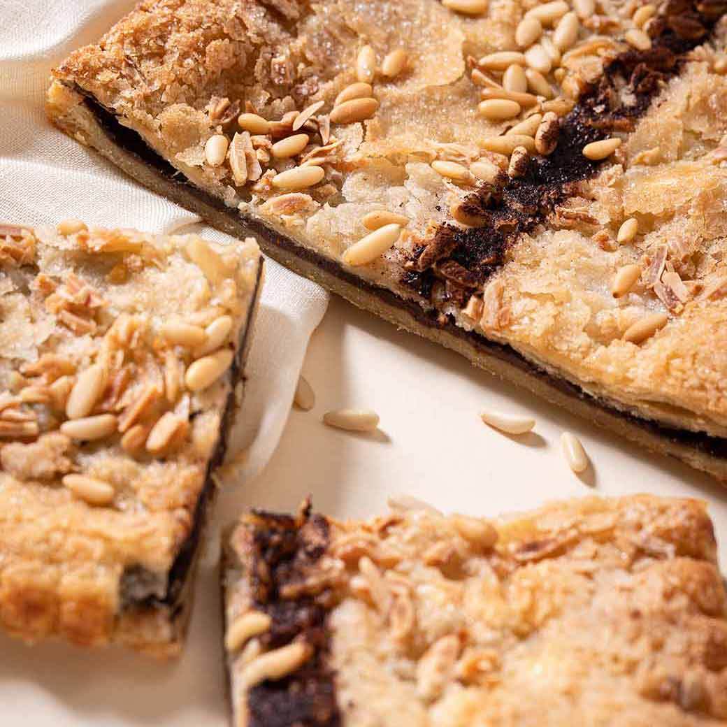 Coca de Llavaneras con Chocolate - San Juan 1,2kg - Bombonería Pons