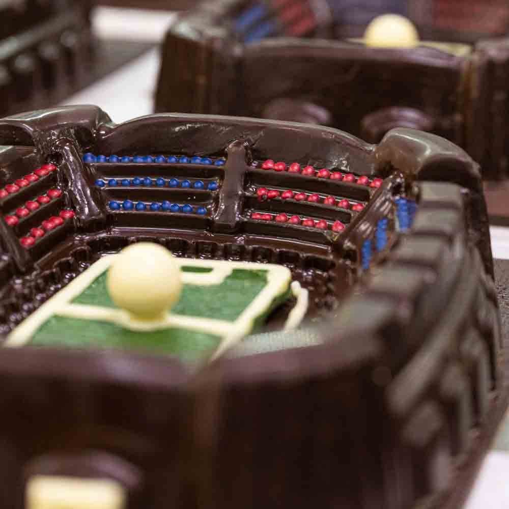Mona de Pascua Estadio De Fútbol - Bombonería Pons