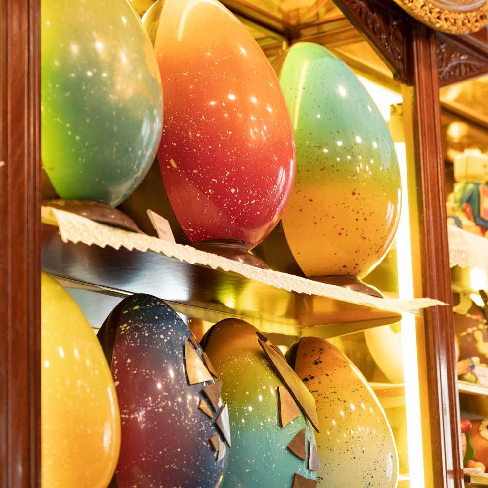 Huevo de Pascua Decorado Leche - 2,9Kg - nº4 - Bombonería Pons