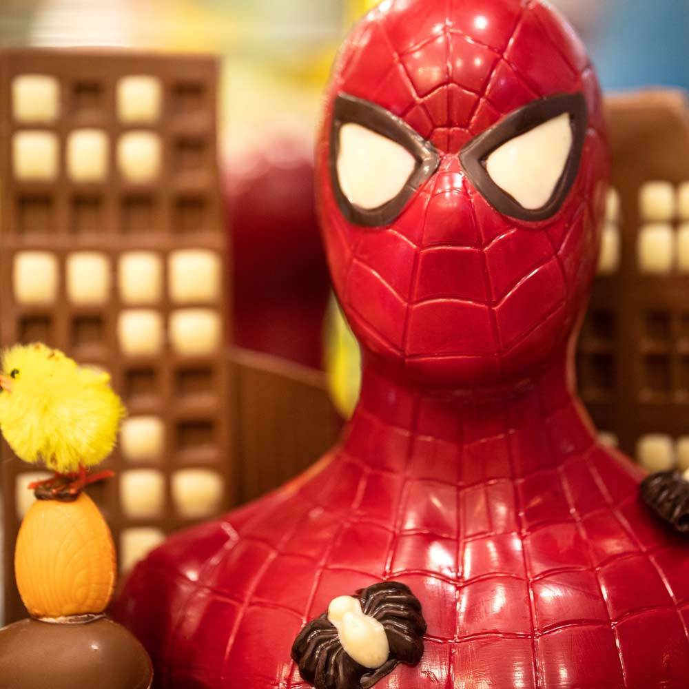 Mona de Pascua Spiderman - Bombonería Pons