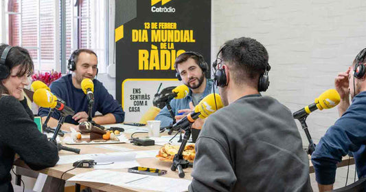 Día Mundial de la Radio en Bombonería Pons: chocolate y ondas - Bombonería Pons