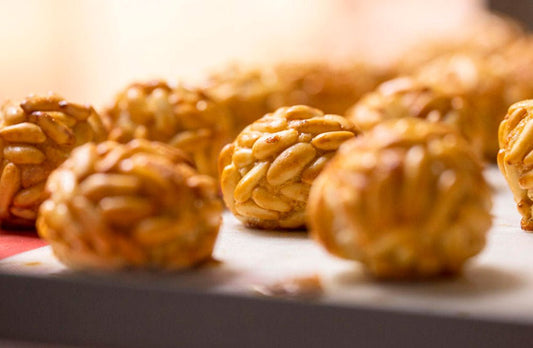 Panellet piñones: qué lo hace especial - Bombonería Pons