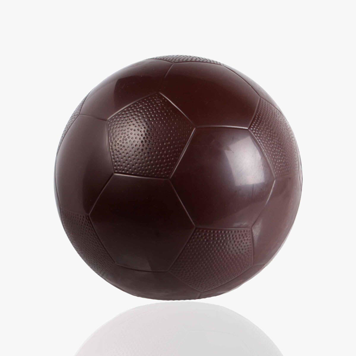 Mona de chocolate de una pelota de fútbol