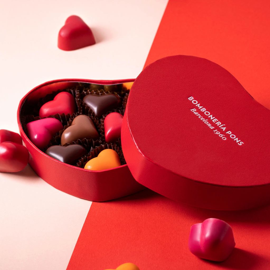 Bombones Corazón - Caja corazón 150g - Bombonería Pons - Bombones surtidos