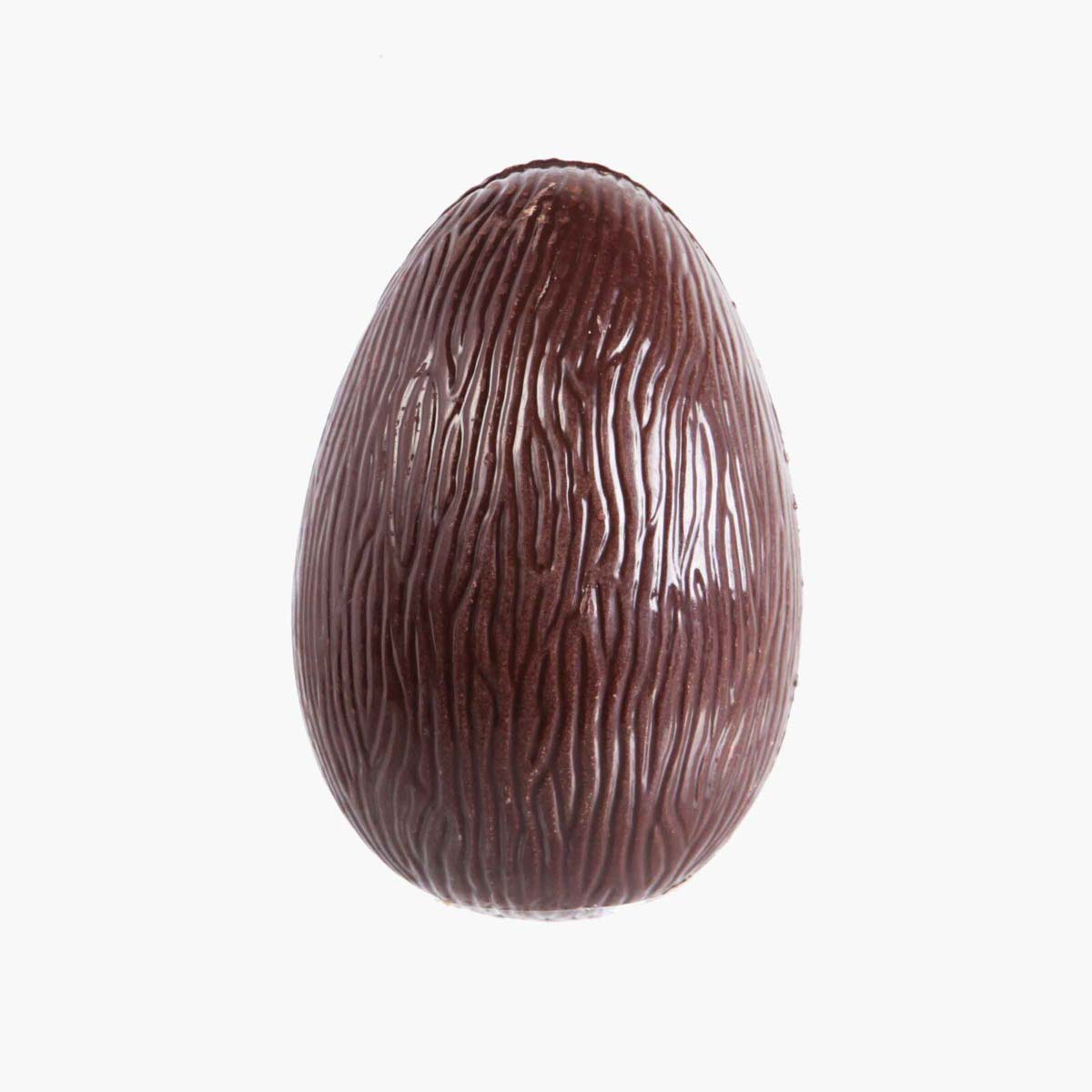 Huevo de chocolate negro rallado
