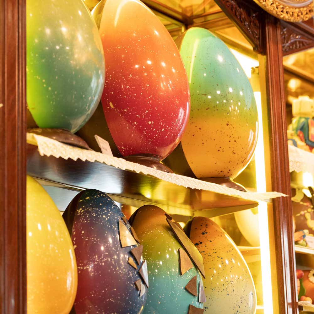 Huevo Decorado Leche - Nº4 - Bombonería Pons - Huevos decorados