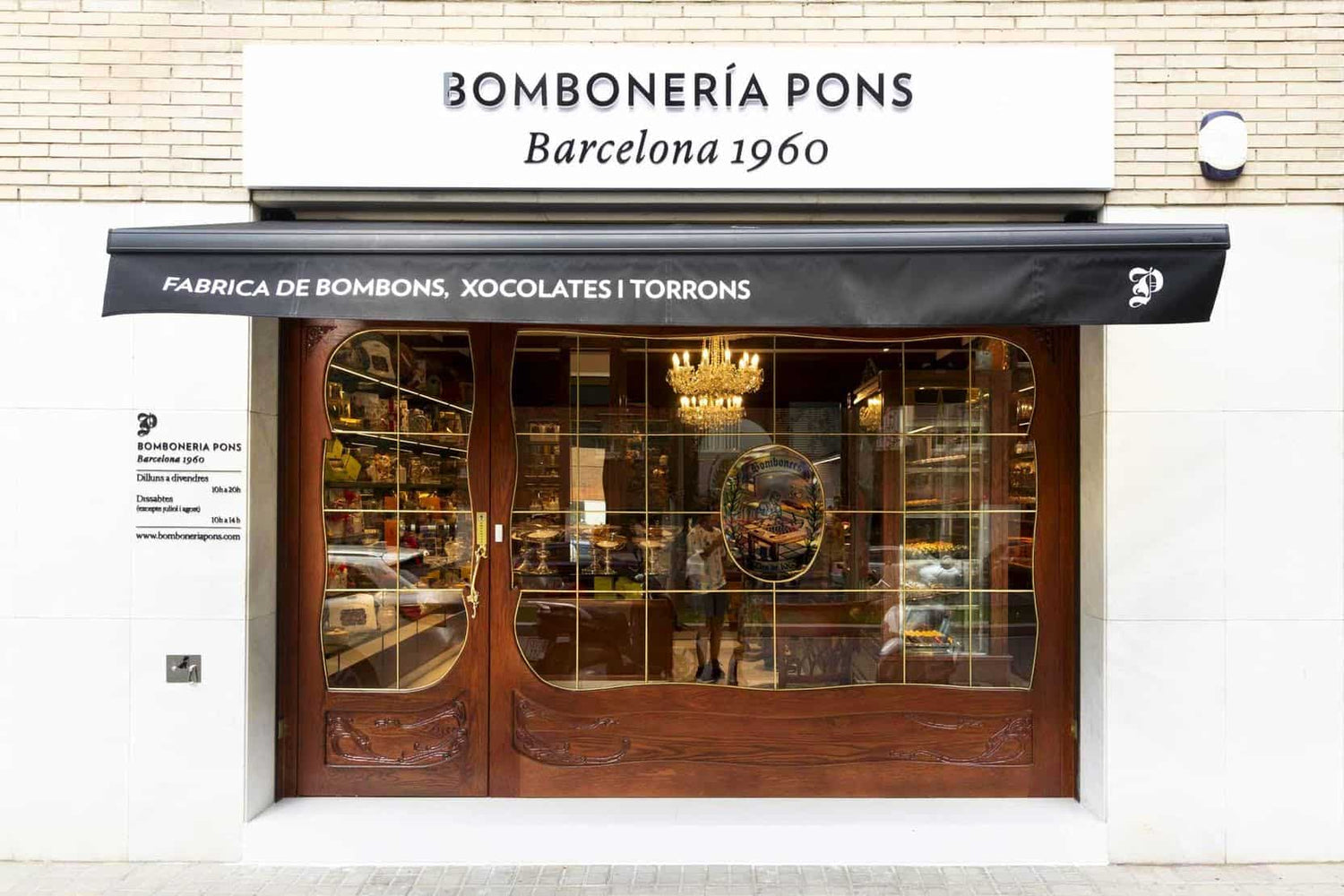 Exterior tienda les corts 